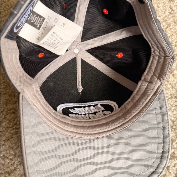 Gray Cap - Picture 7 of 7